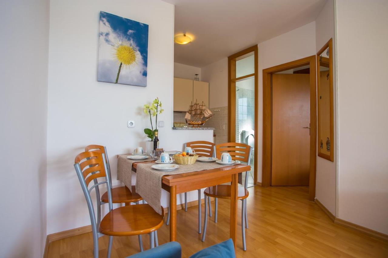 Apartman Vlado Apartment เวอร์ซาร์ ภายนอก รูปภาพ
