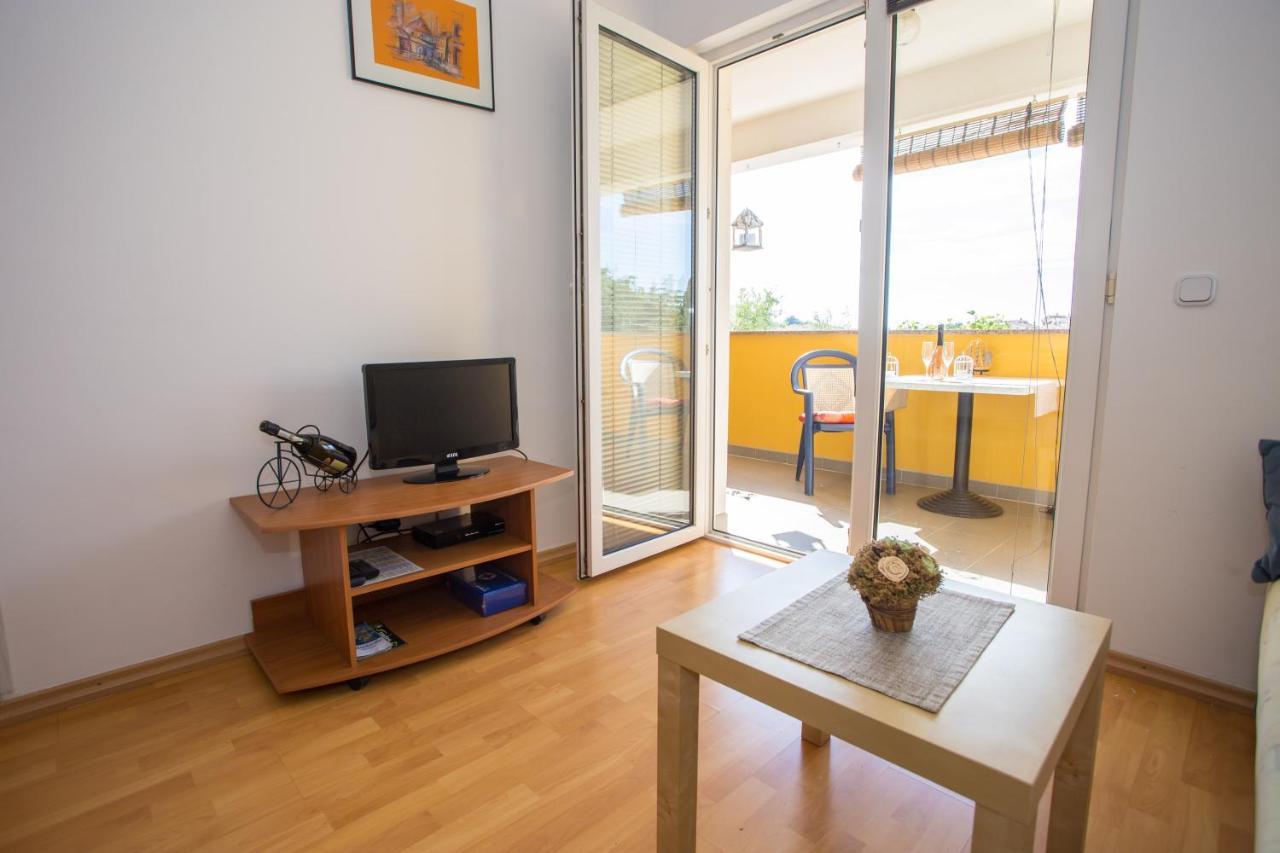 Apartman Vlado Apartment เวอร์ซาร์ ภายนอก รูปภาพ