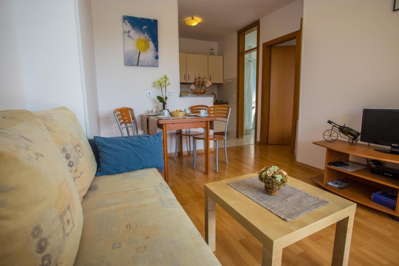 Apartman Vlado Apartment เวอร์ซาร์ ภายนอก รูปภาพ